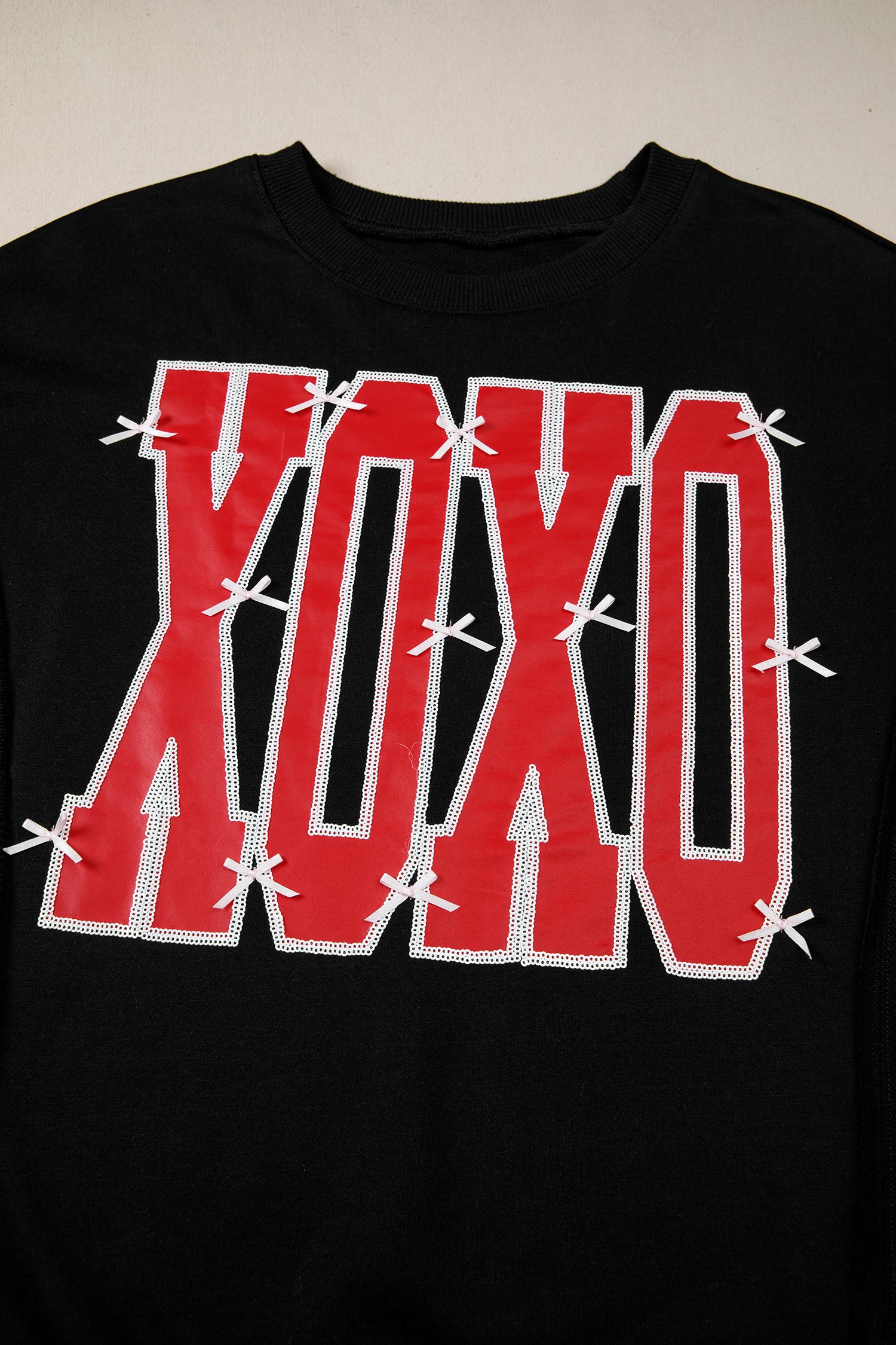 Black Bow Sequin XOXO Letter Graphic Exposed Seam Baggy Sweatshirt